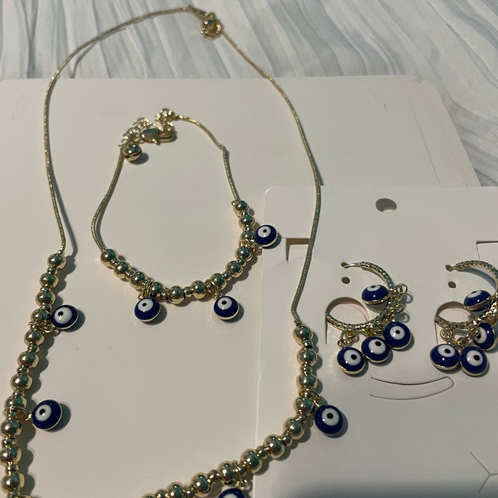 Necklace set